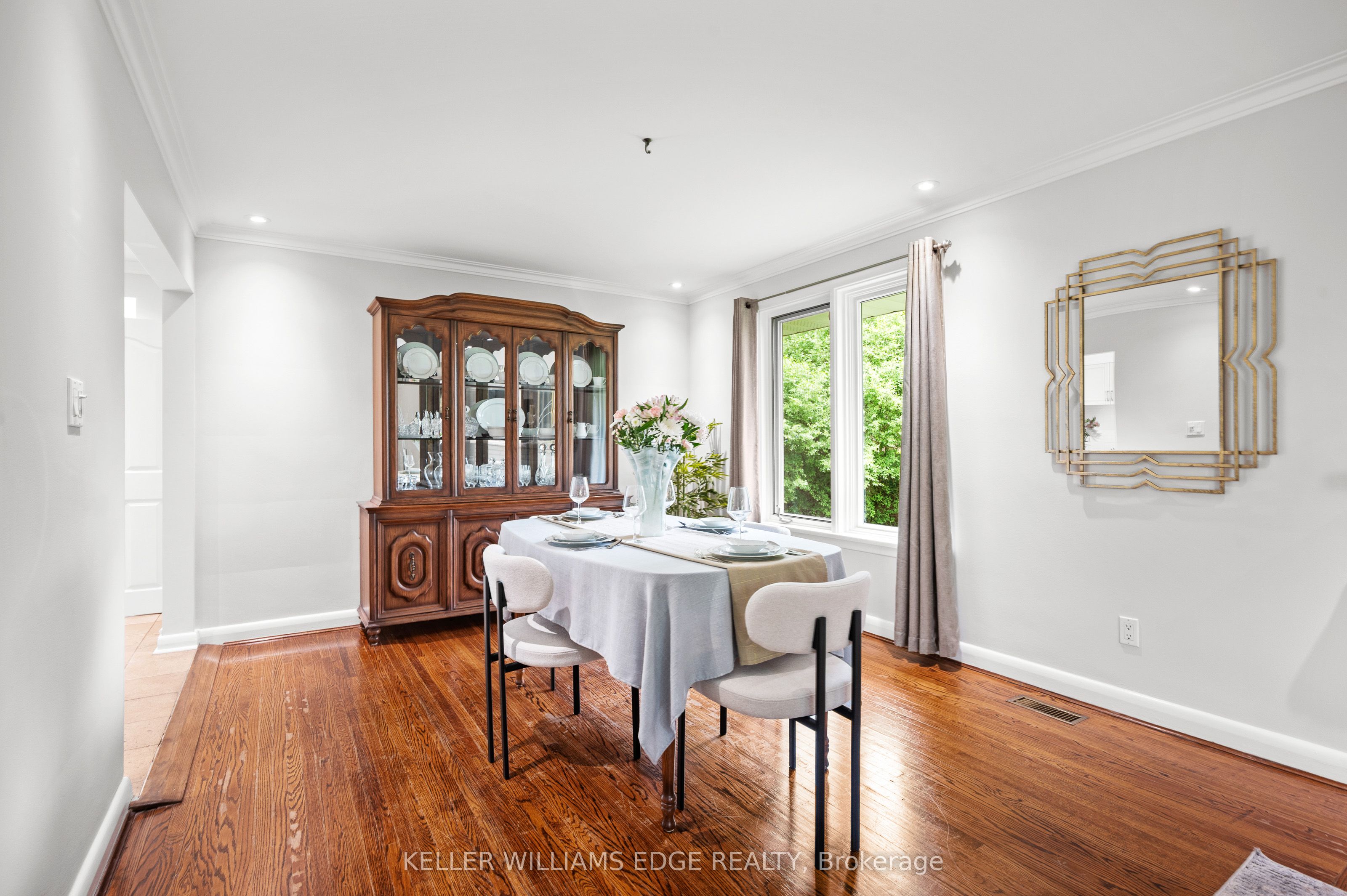 1589 Crediton Parkway