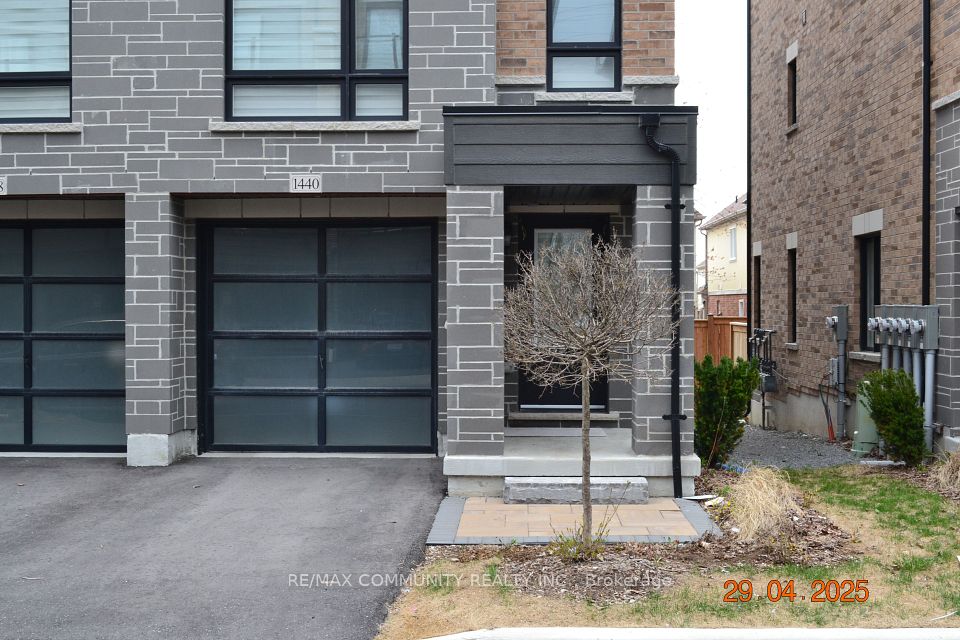 1440 Coral Springs Path, Oshawa, ON L1K 0H1