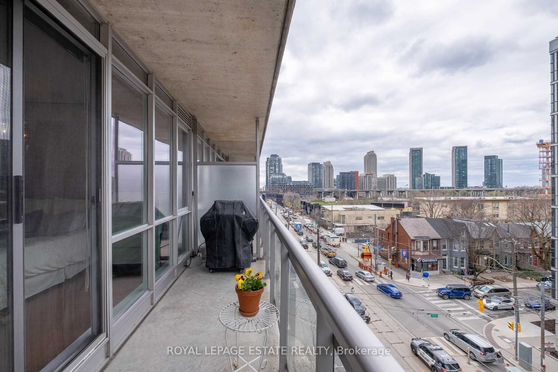 38 Niagara Street, #609