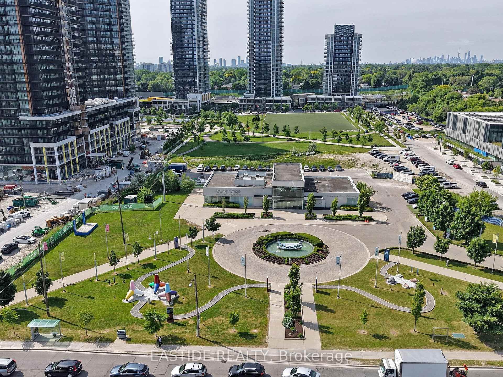 2 Bedrooms Condo at 121 Mcmahon, Toronto For sale