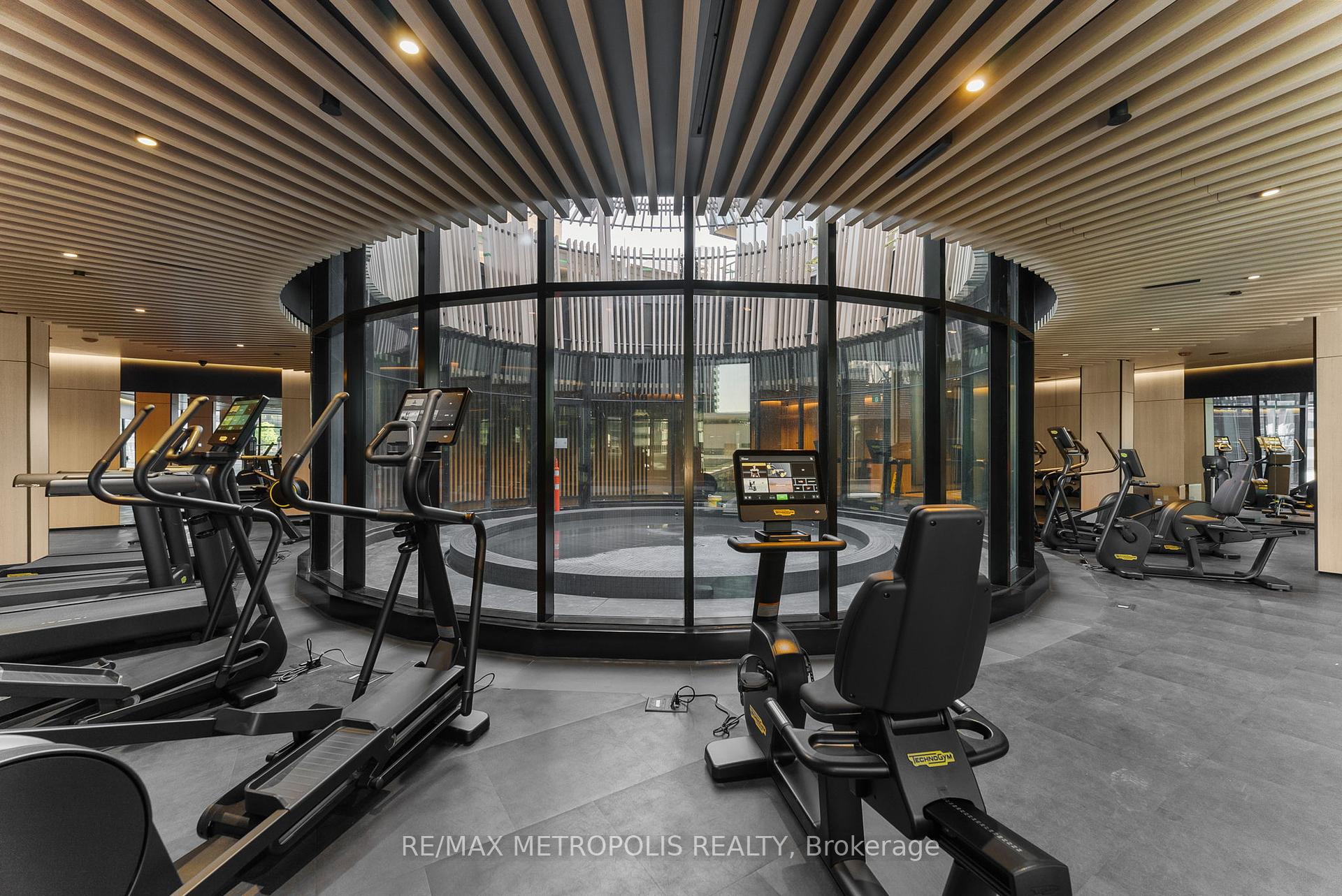 2 Bedrooms Condo at 15 Mercer, Toronto For sale