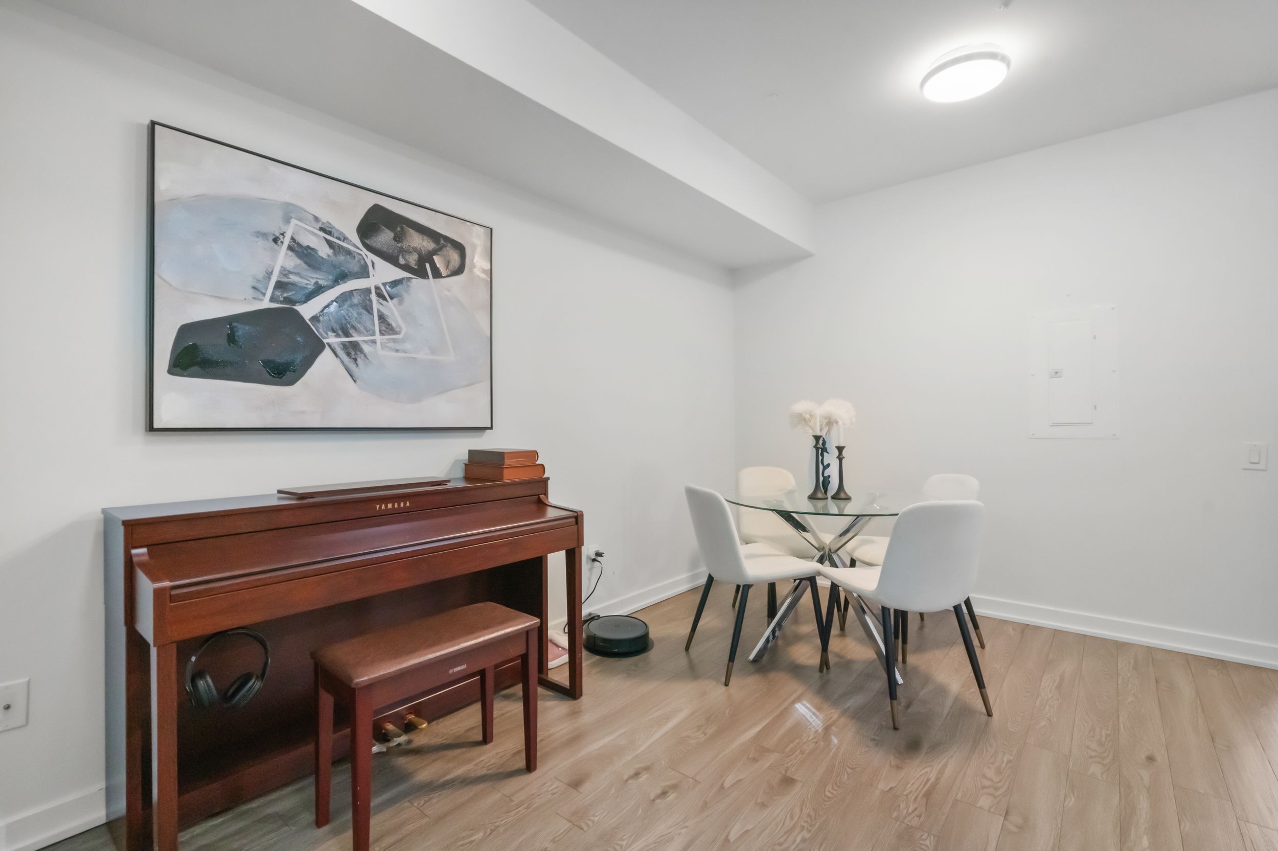 15 Singer Court Ph06