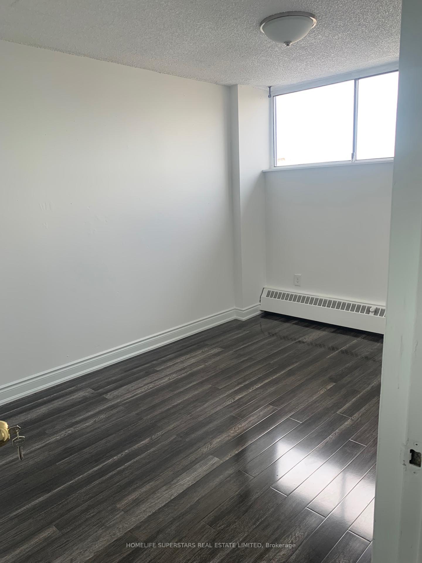 3 Bedrooms Condo at 4645 Jane,  Toronto For sale