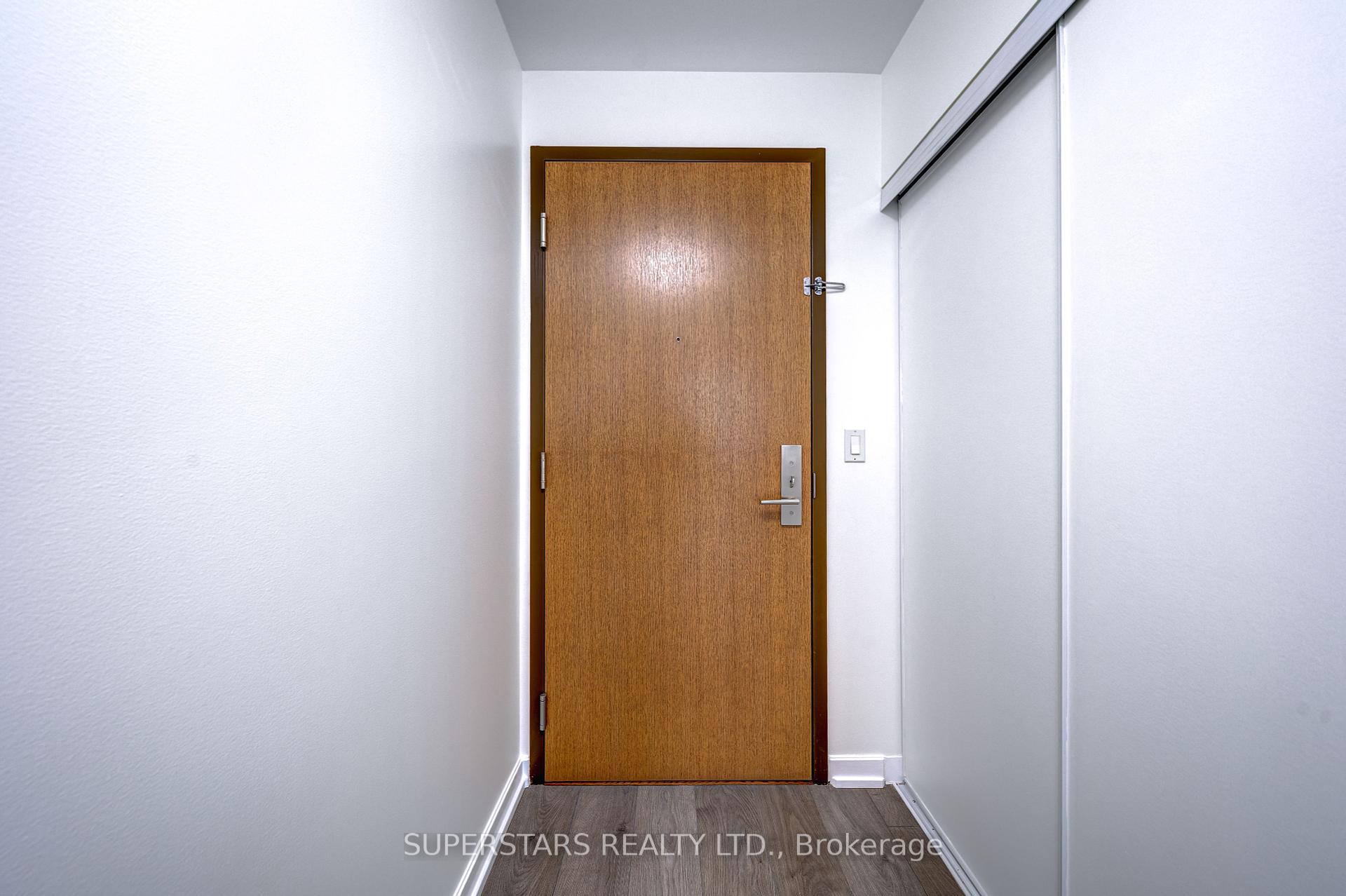 2 Bedrooms Condo at 56 Forest Manor, Toronto For sale