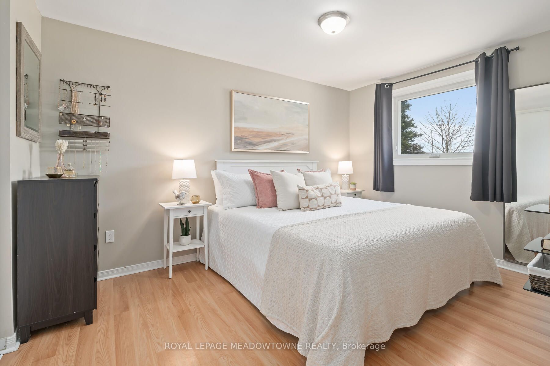 338 Whitehead Crescent