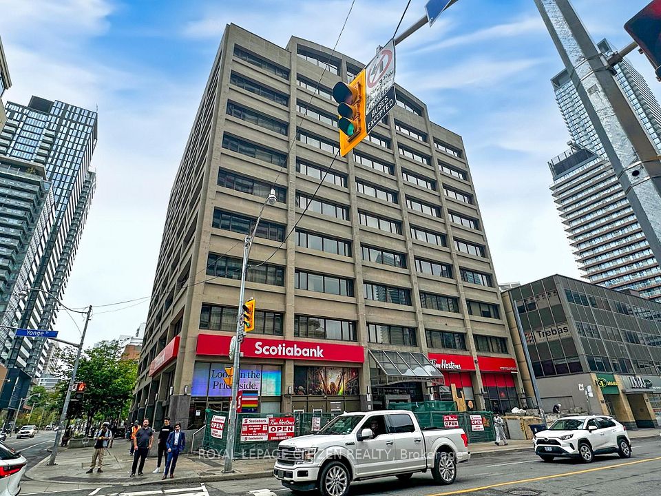 555 Yonge