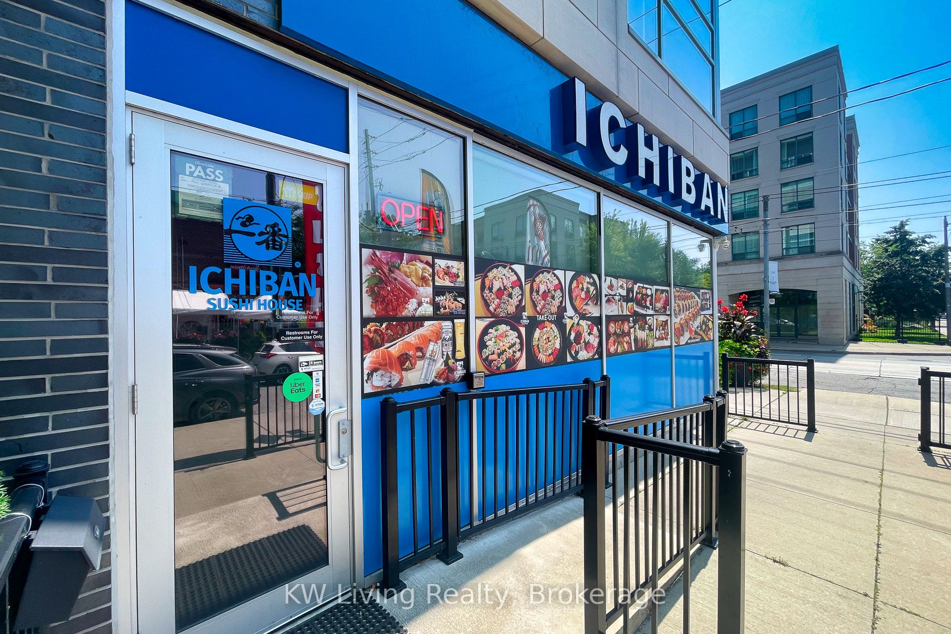 1864 Queen Street E