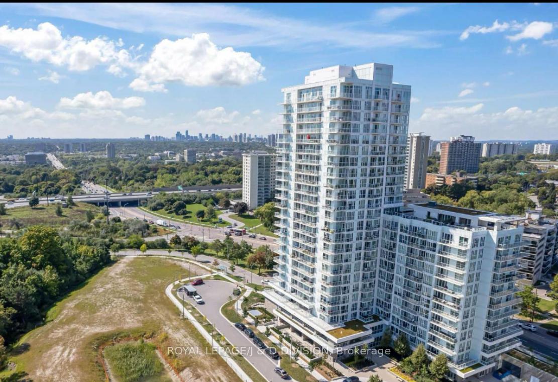 2 Bedrooms Condo at 10 Deerlick, Toronto For sale