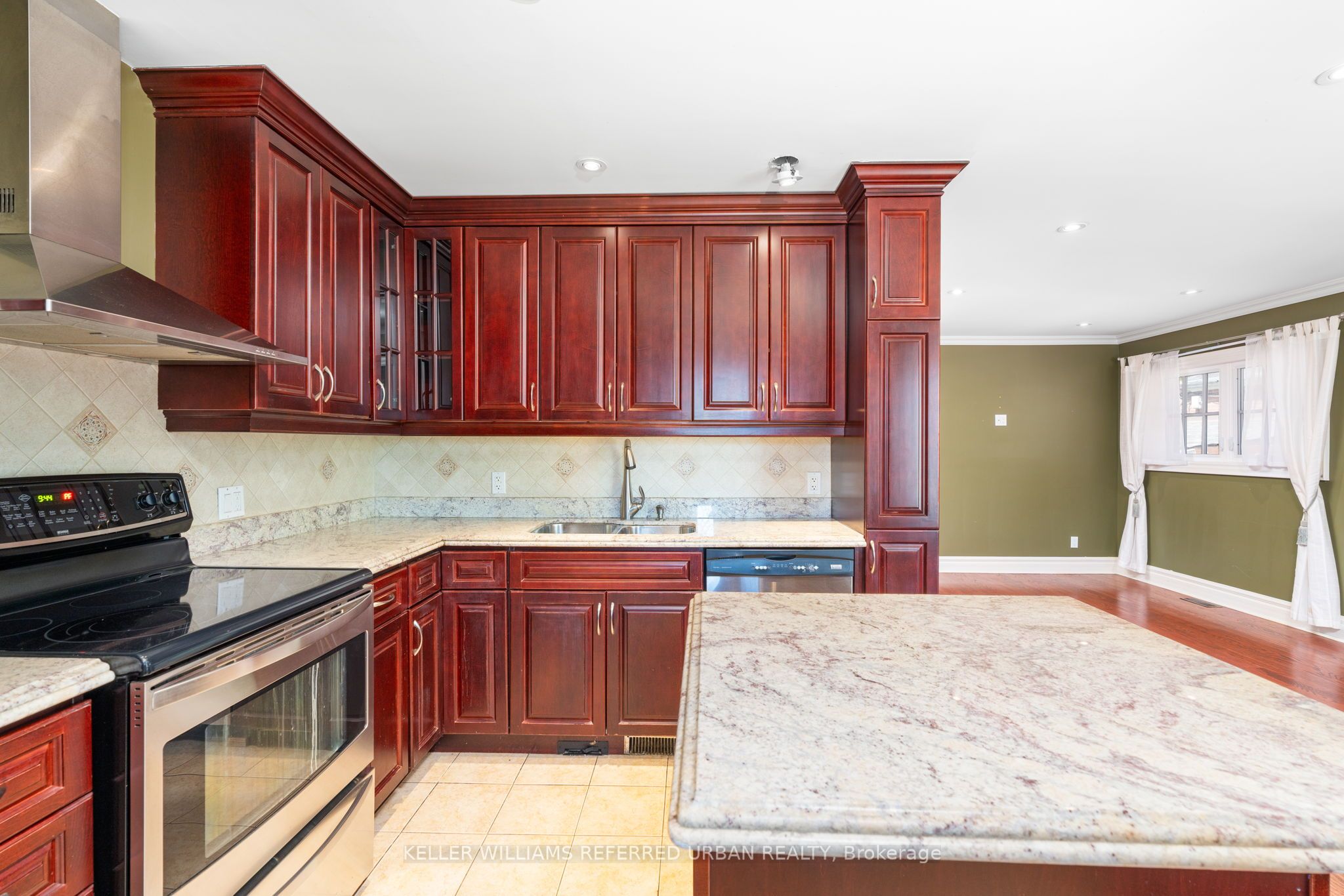 710 Pharmacy Avenue