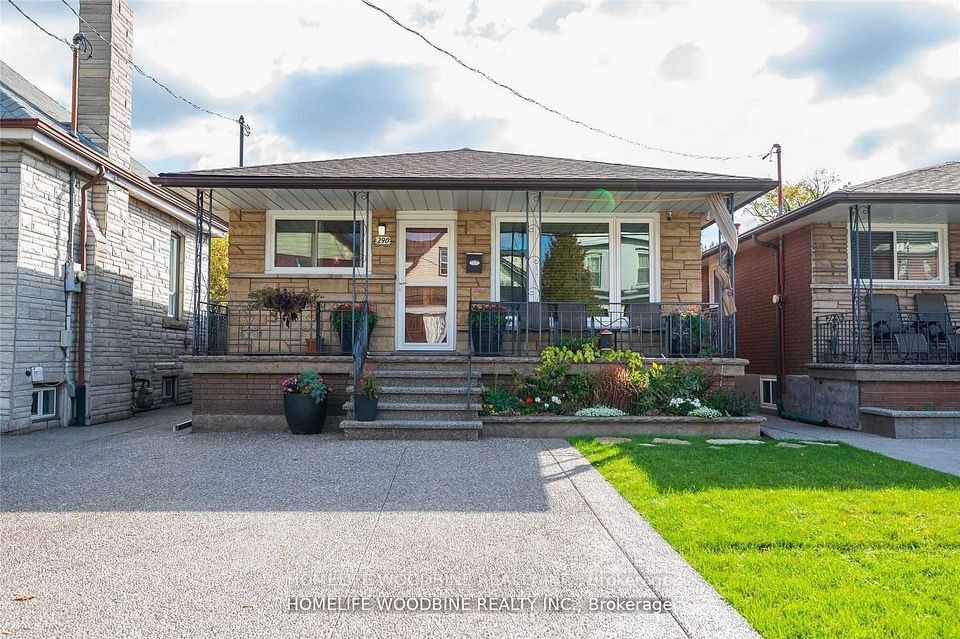 290 Balmoral