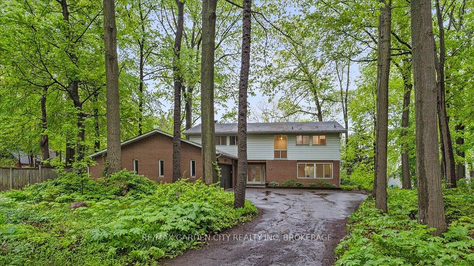 10 OAK Lane, Pelham, ON L0S 1E2