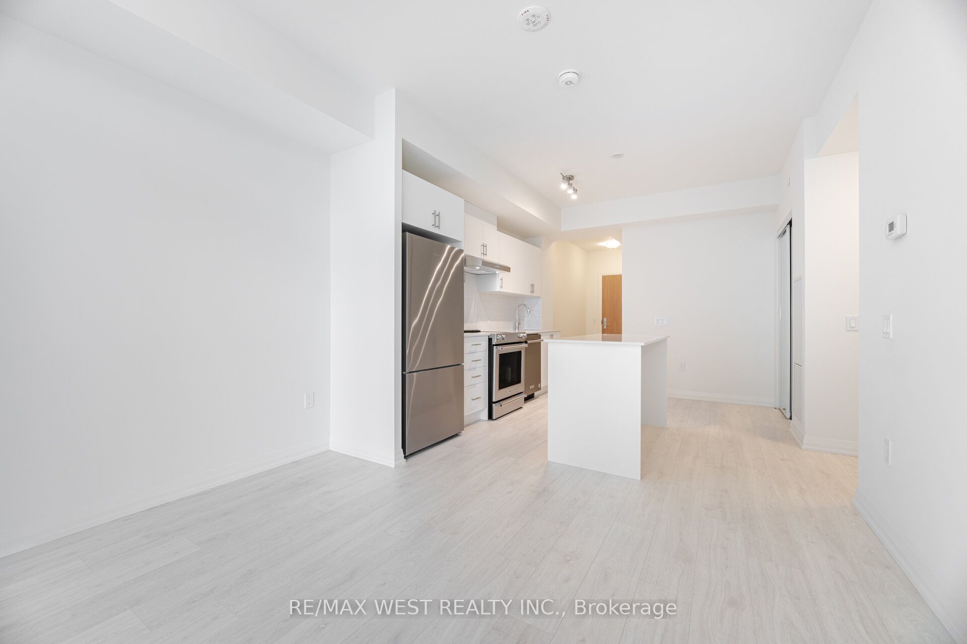 8960 Jane Street, #2201