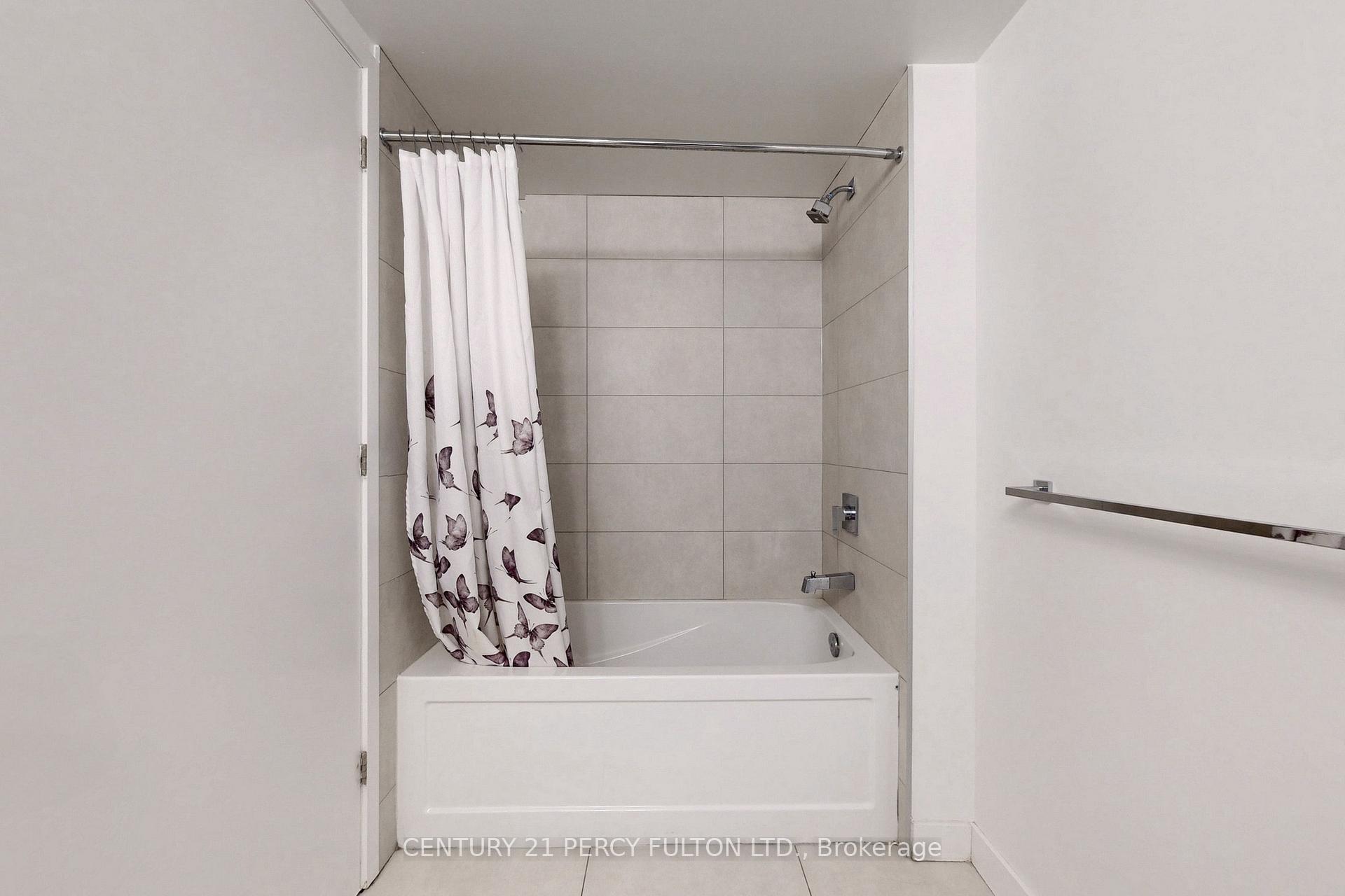 3 Bedrooms Condo at 8 Tippett, Toronto For sale