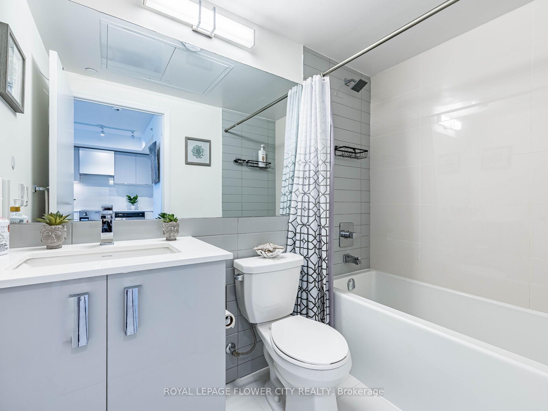 1 Bedroom Condo at 30 Gibbs, Toronto For sale