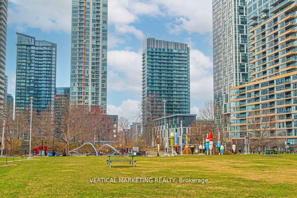 2 Bedrooms Condo at 11 Brunel, Toronto For sale