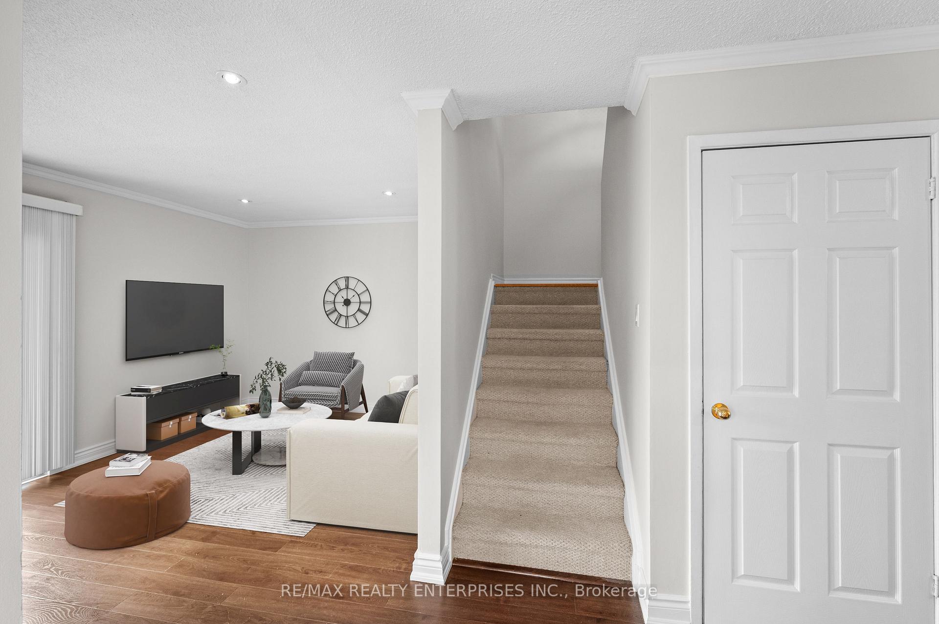 4 Bedrooms Condo at 6540 Falconer, Mississauga For sale