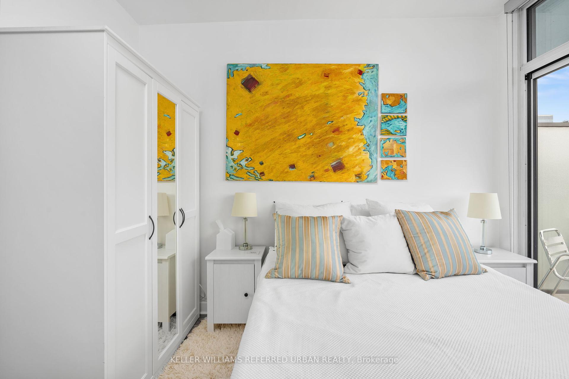2 Bedrooms Condo at 1 Market, Toronto For sale