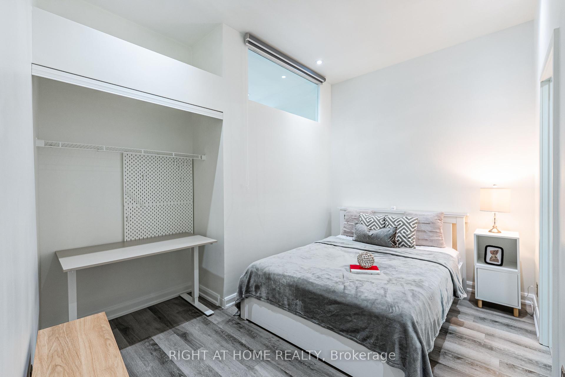 2 Bedrooms Condo at 700 King, Toronto For sale