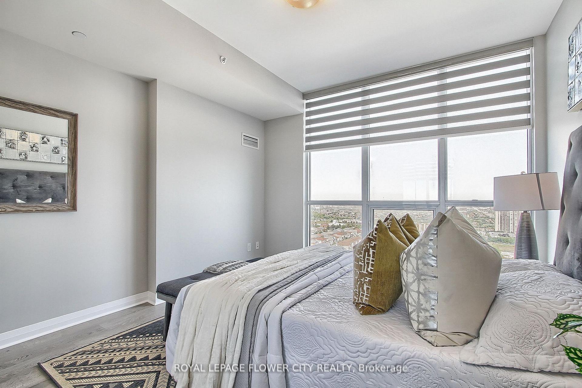 3 Bedrooms Condo at 5025 Four Springs, Mississauga For sale