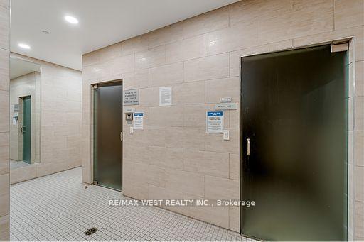 2 Bedrooms Condo at 70 Roehampton,  Toronto For sale