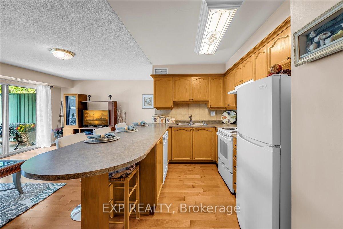 1 Bedroom Condo at 141 Woodbridge, Vaughan For sale