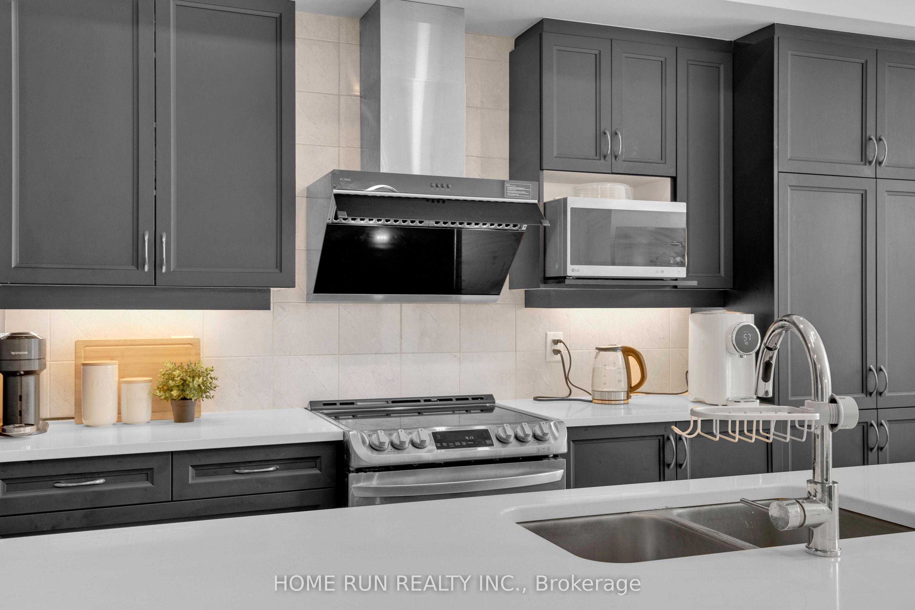 1080 LUNAR GLOW Crescent, BlossomParkAirportandArea, ON K4M 0J8