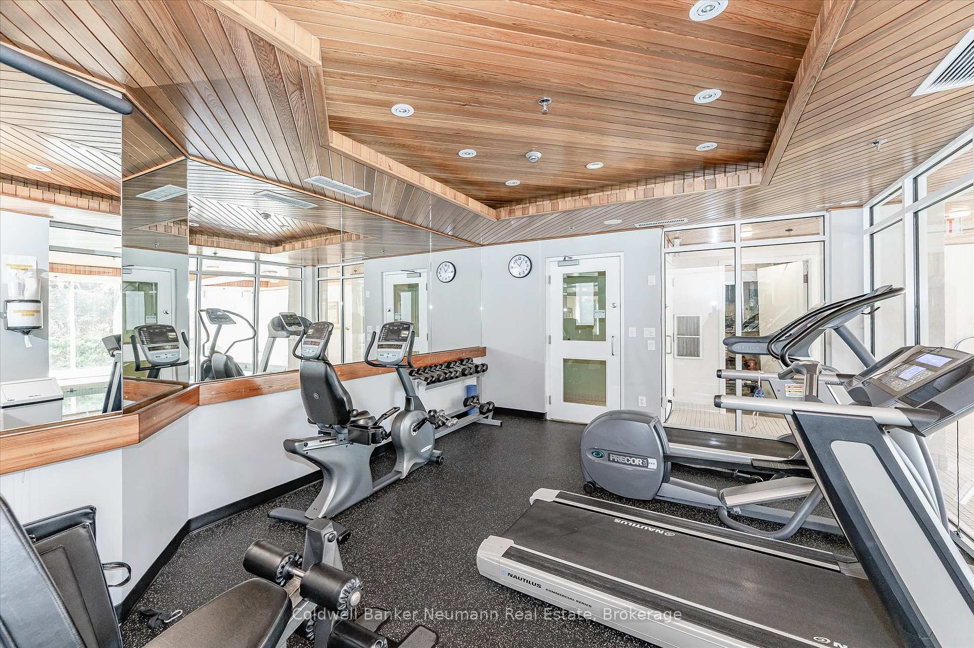 1 Bedroom Condo at 40 Old Mill, Oakville For sale