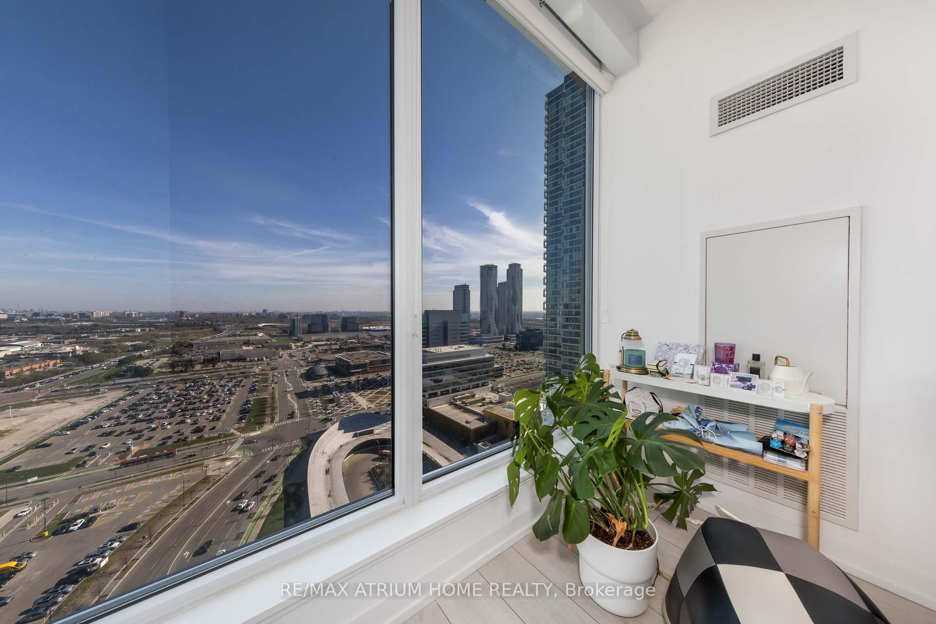 2 Bedrooms Condo at 950 Portage,  Vaughan For sale