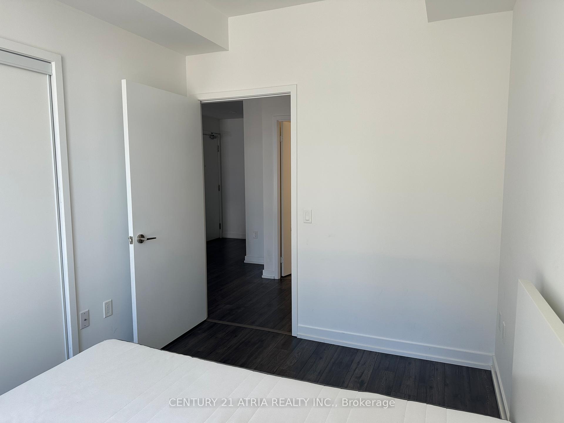 1 Bedroom Condo at 33 Helendale, Toronto For sale