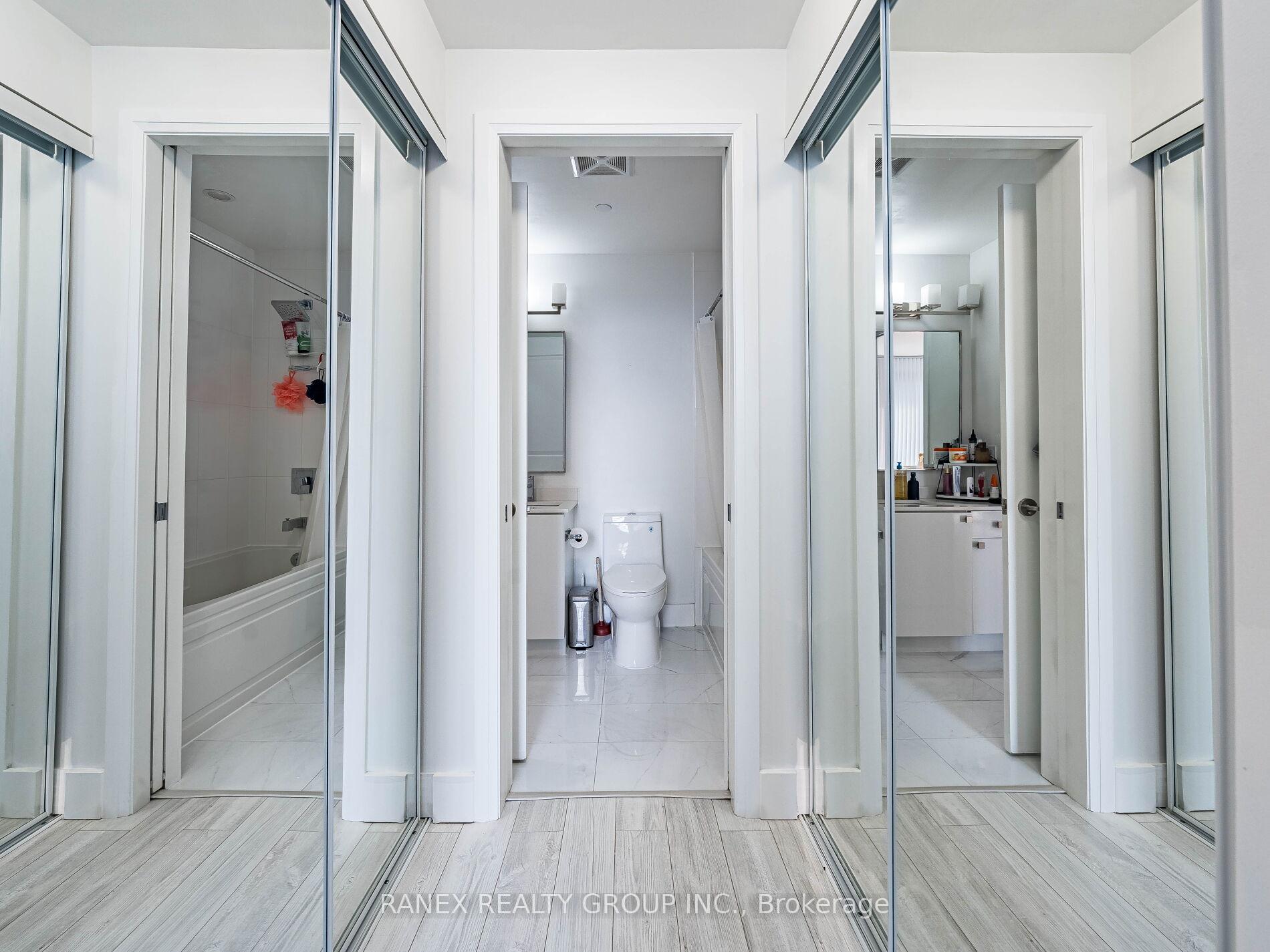 2 Bedrooms Condo at 5025 Four Springs, Mississauga For sale
