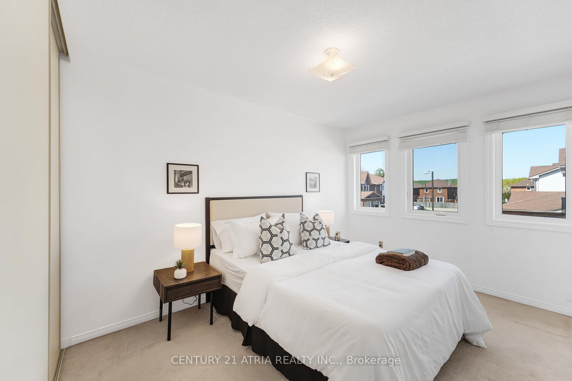 3 Bedrooms Condo at 1485 Torrington,  Mississauga For sale