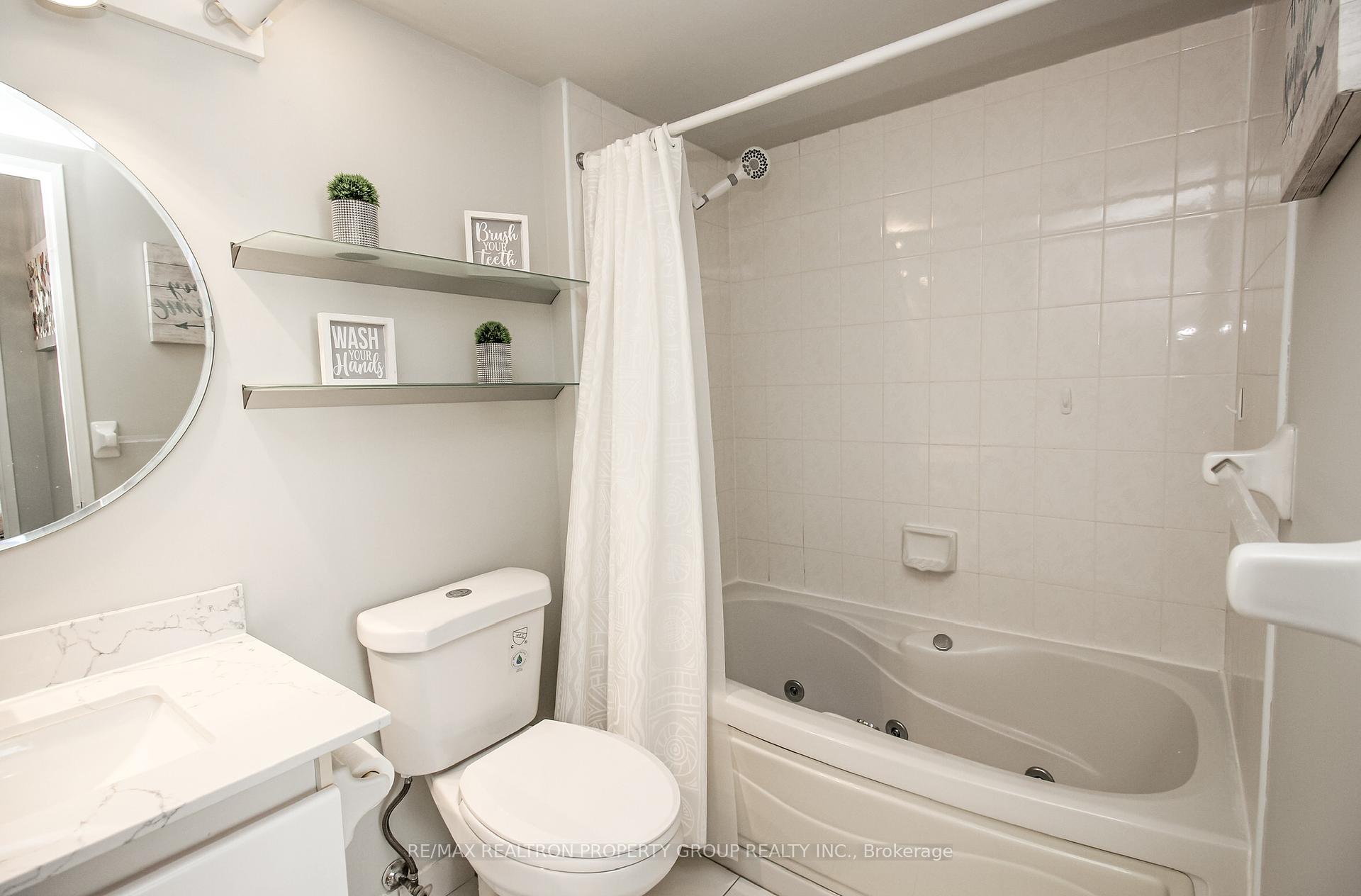2 Bedrooms Condo at 88 Corporate, Toronto For sale