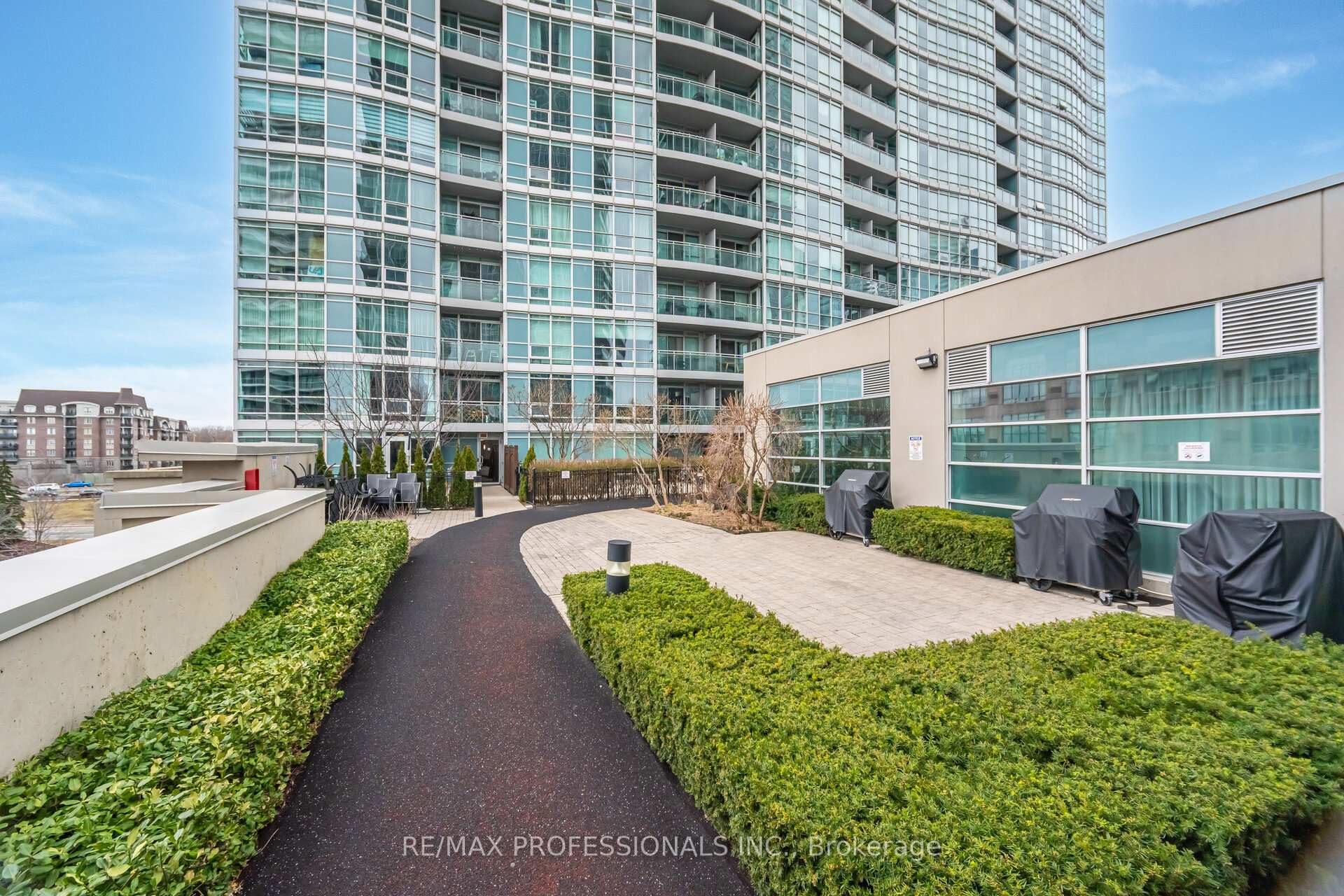 2 Bedrooms Condo at 155 Legion, Toronto For sale