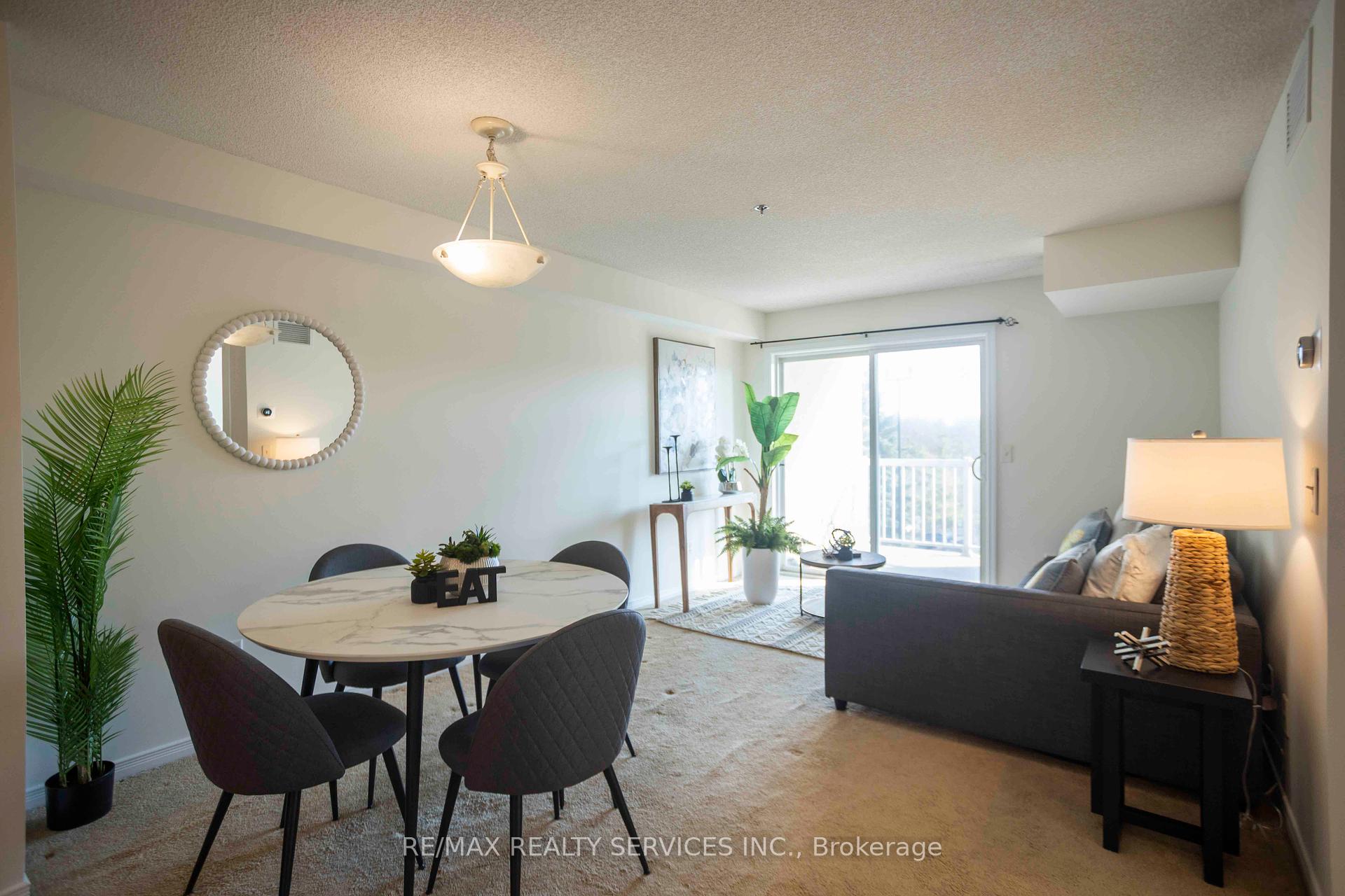 3 Bedrooms Condo at 684 Warden, Toronto For sale
