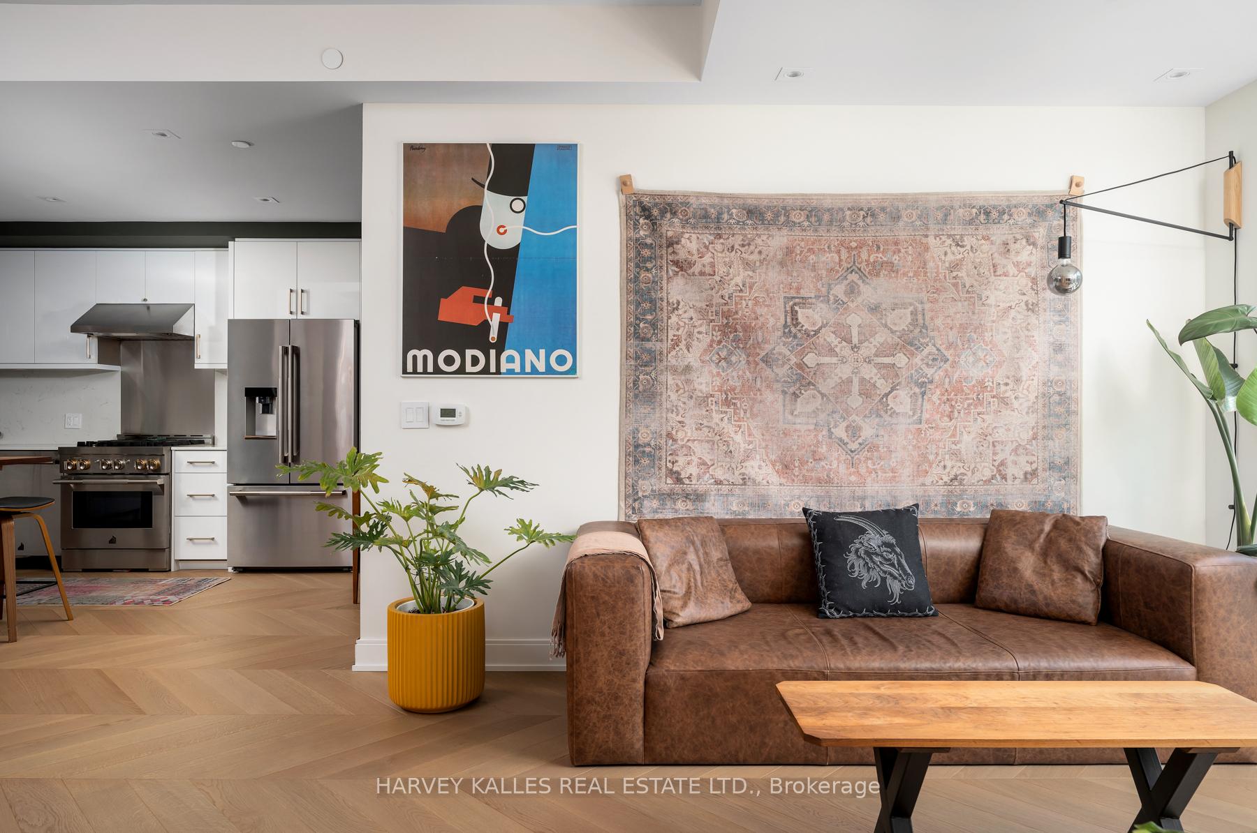 840 St Clair Avenue W 708