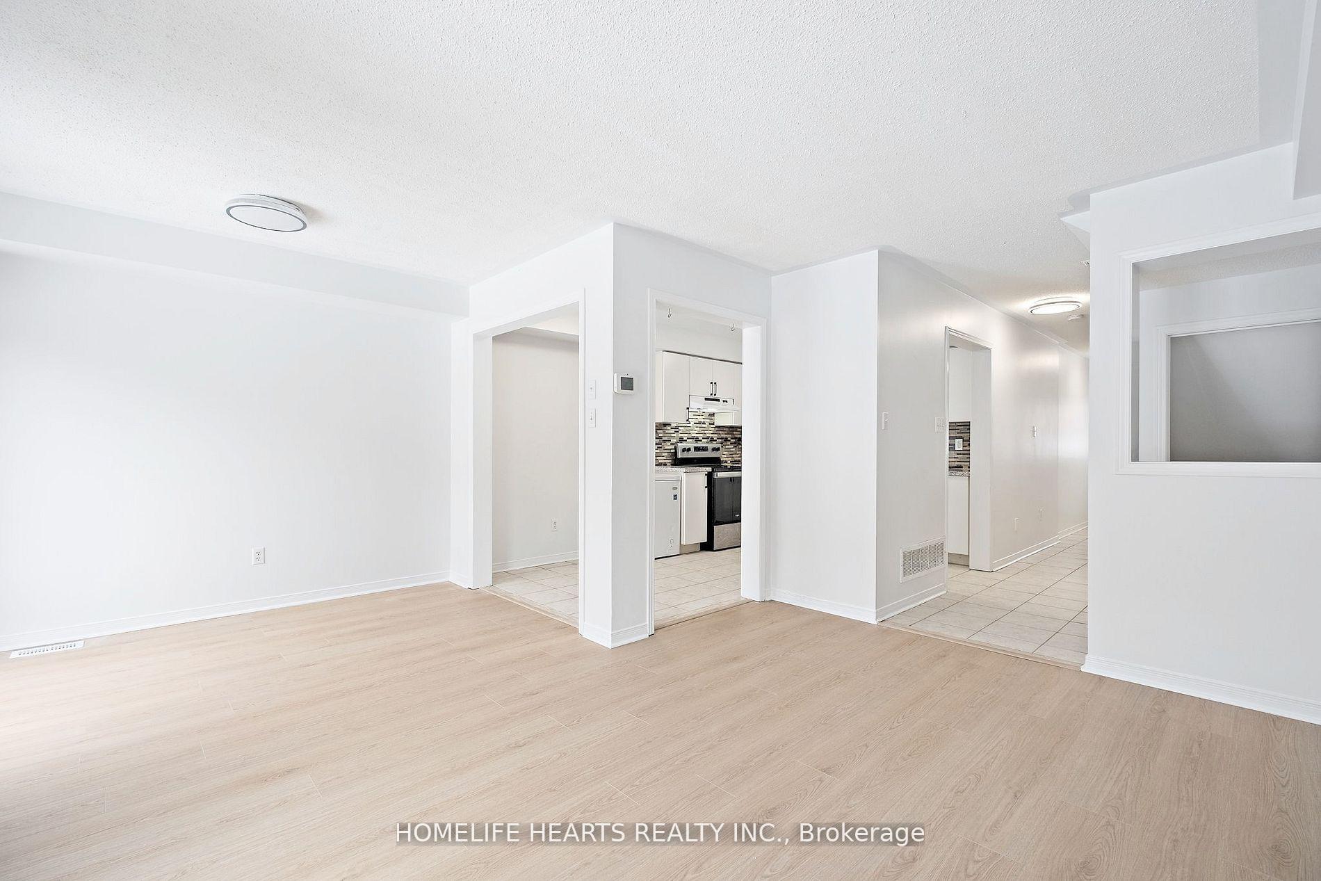 3 Bedrooms Condo at 525 Novo Star, Mississauga For sale
