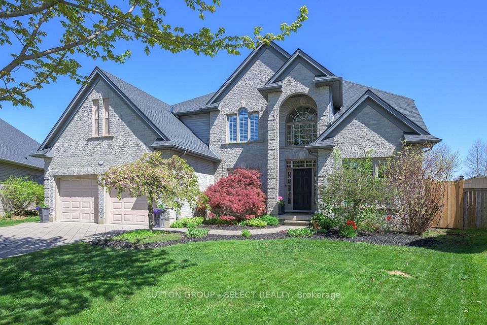 215 East Rivertrace