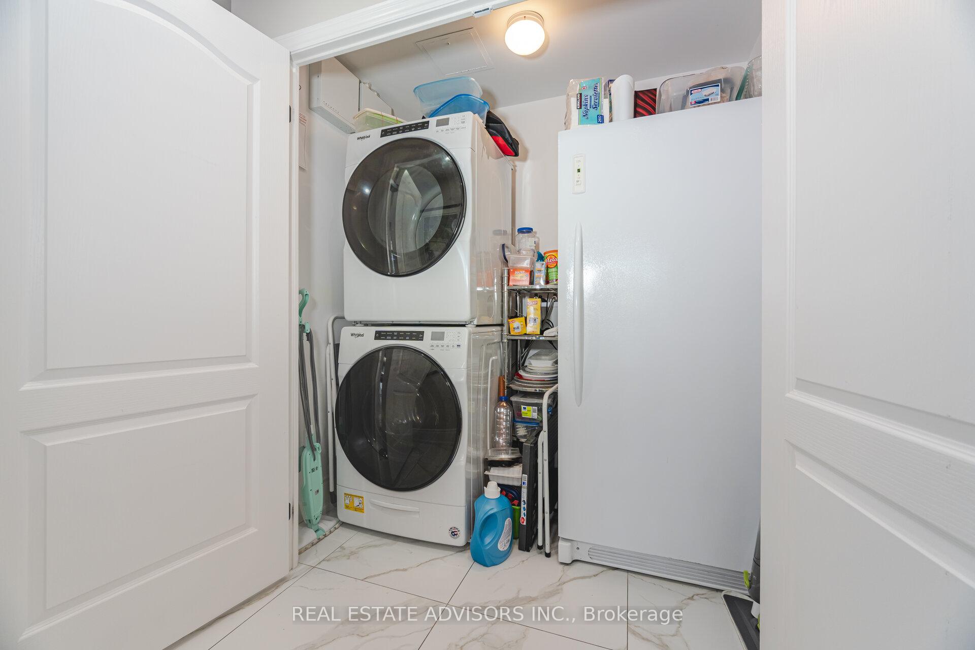 3 Bedrooms Condo at 53 Woodbridge, Vaughan For sale