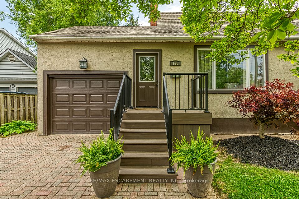 148 Lakeshore Road, St. Catharines, ON L2N 2V1