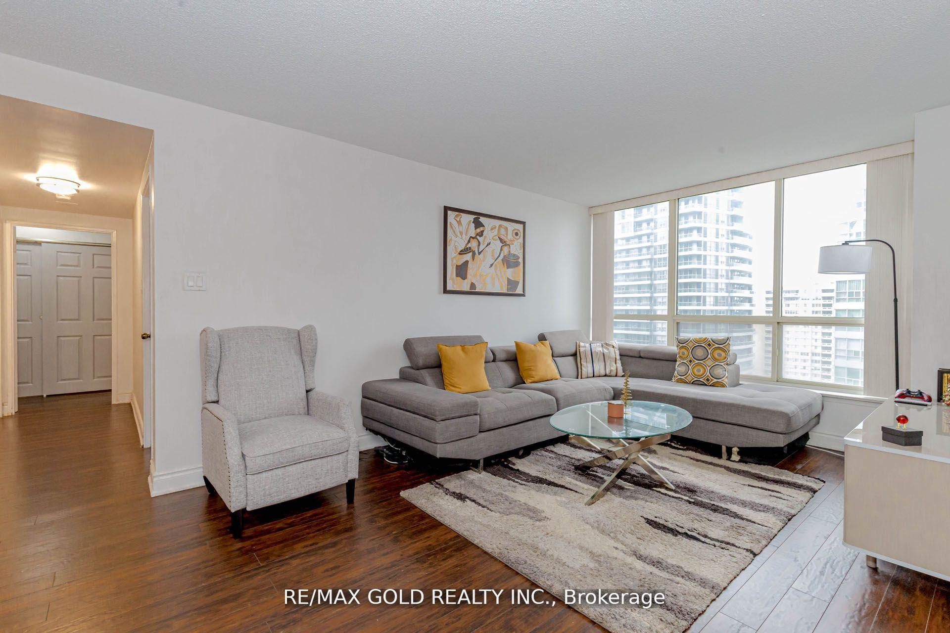 3 Bedrooms Condo at 55 Elm, Mississauga For sale