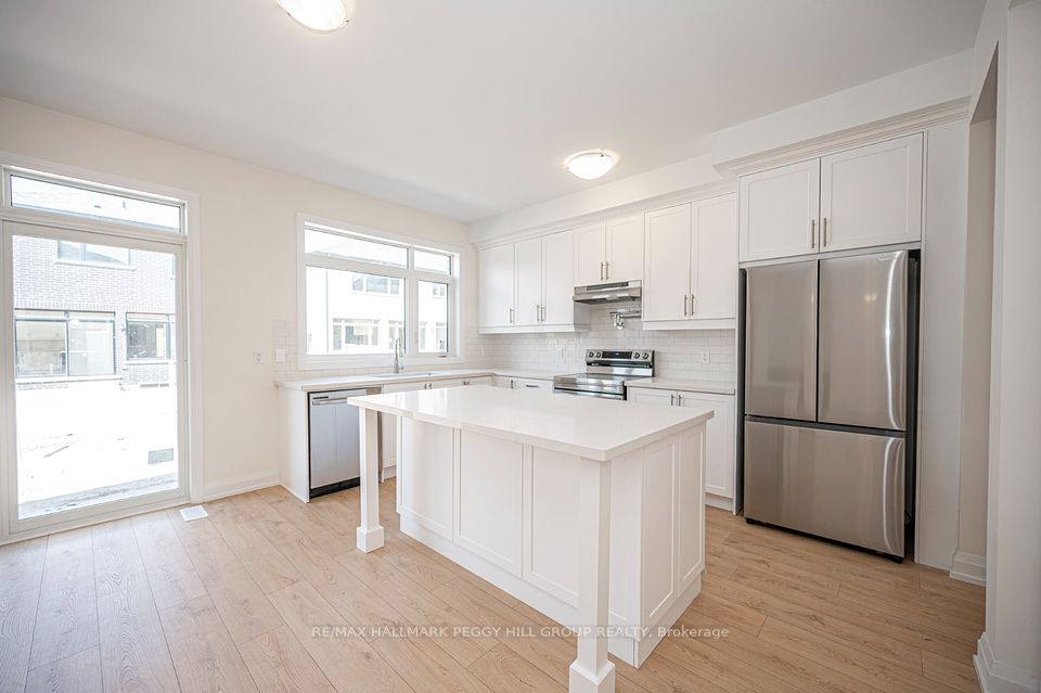 4 Daffodil Road, Springwater, ON L0L 1Y3