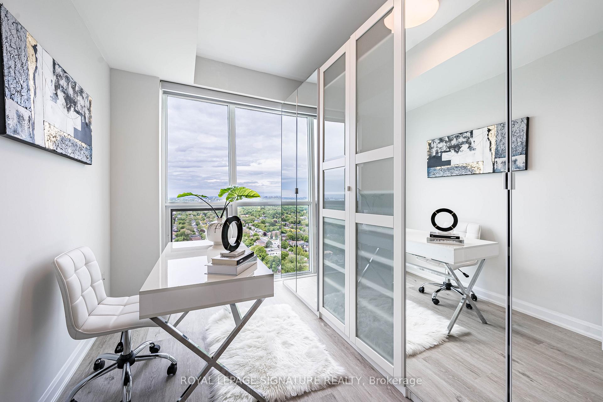 2 Bedrooms Condo at 11 Bogert, Toronto For sale