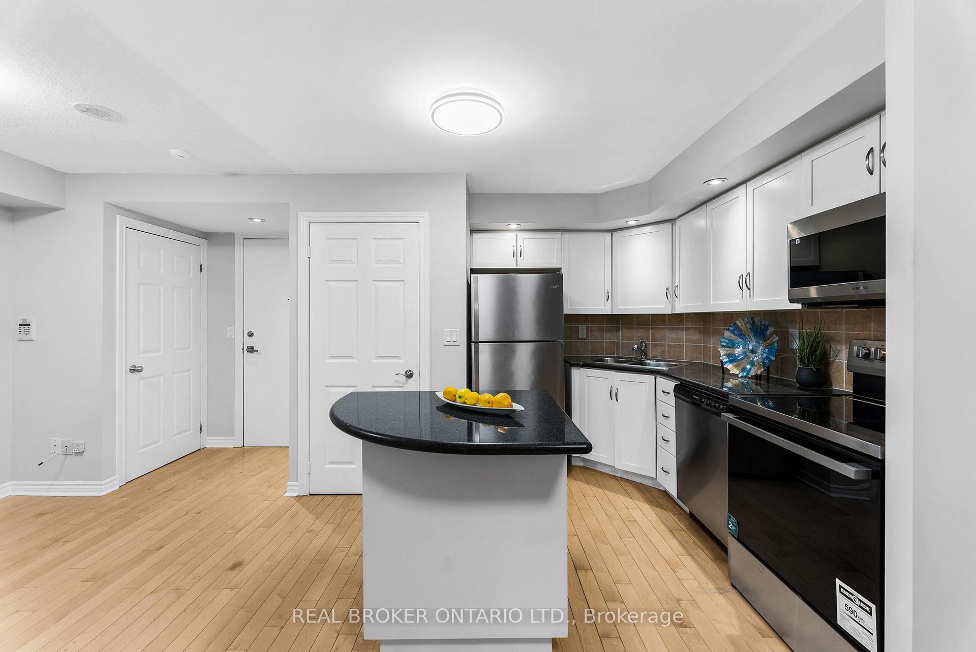 2 Bedrooms Condo at 250 Wellington,  Toronto For sale
