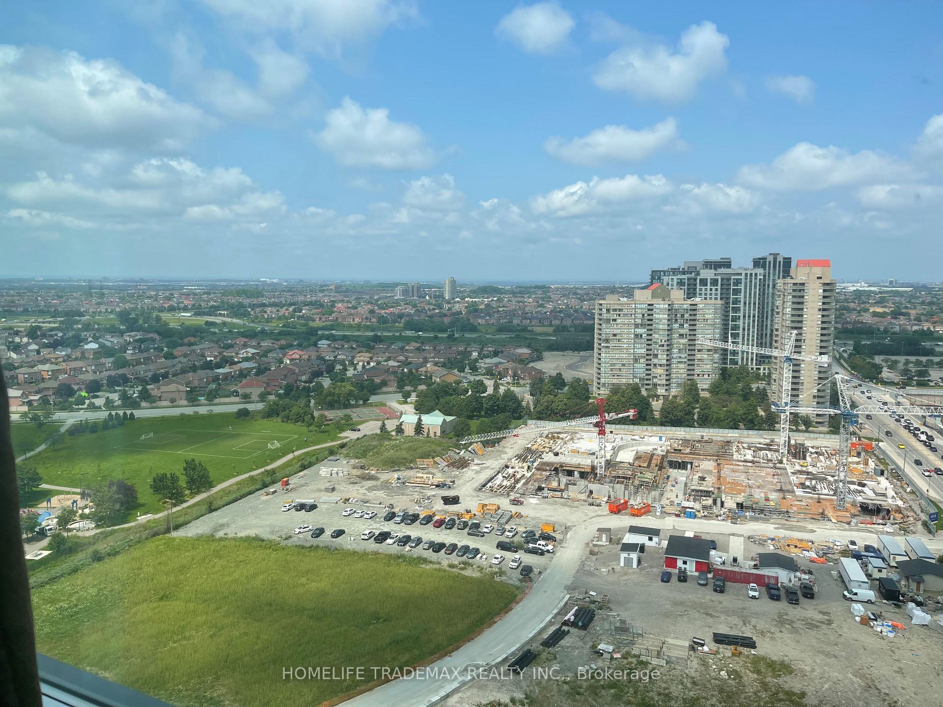 3 Bedrooms Condo at 4099 Brickstone, Mississauga For sale