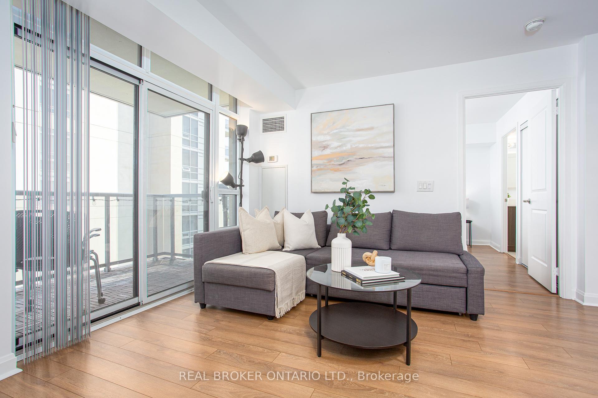 2 Bedrooms Condo at 1 Michael Power, Toronto For sale