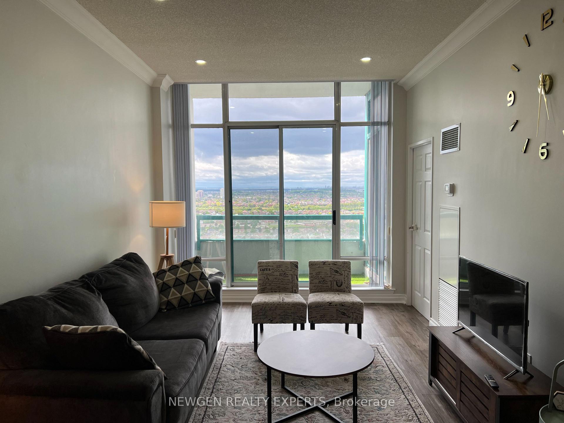 3 Bedrooms Condo at 550 Webb, Mississauga For sale