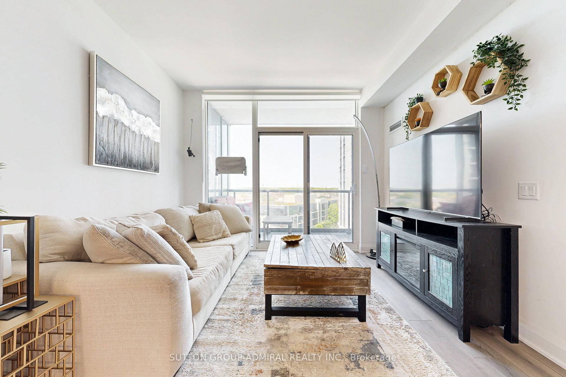 2 Bedrooms Condo at 20 Gatineau, Vaughan For sale