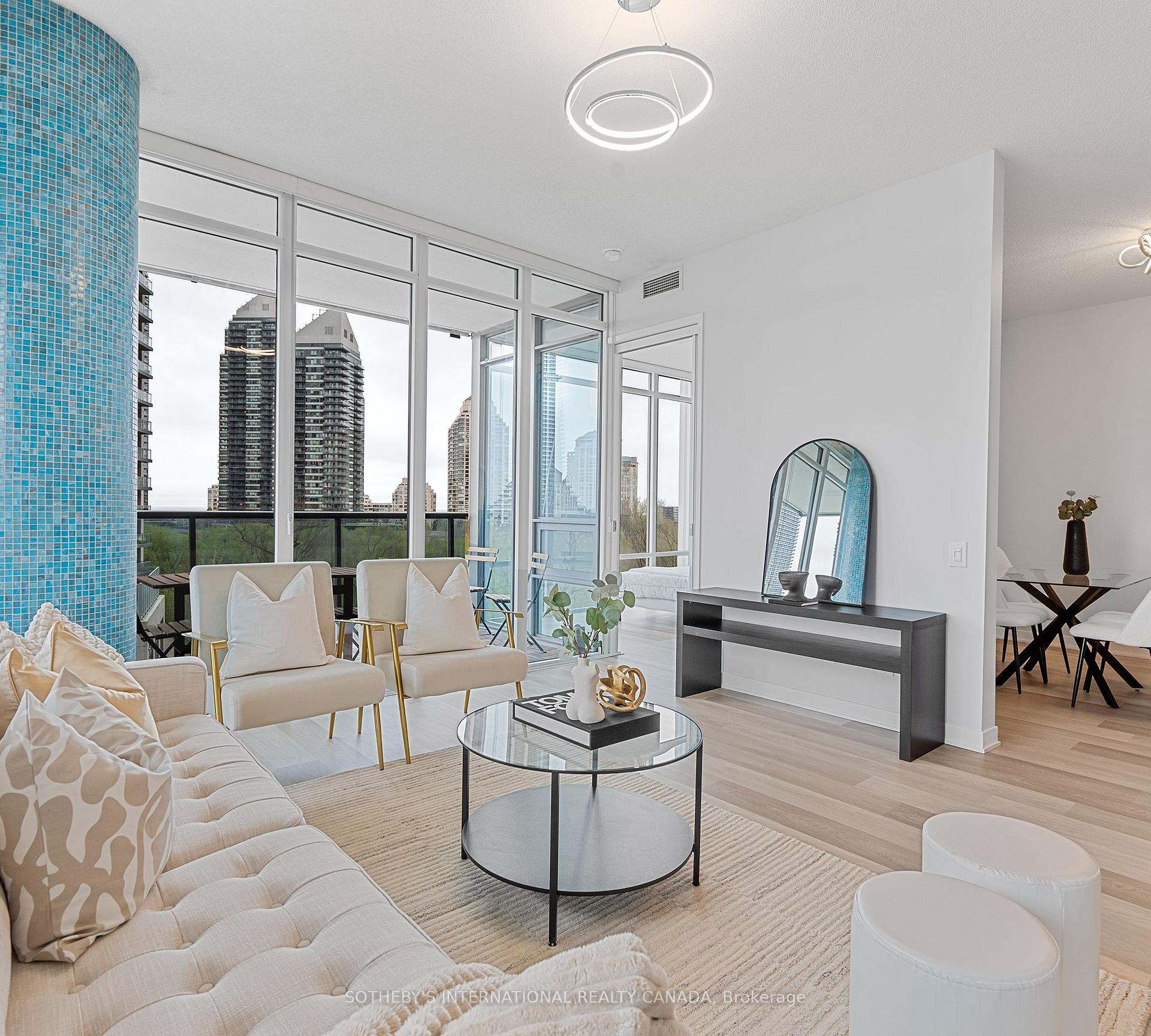 3 Bedrooms Condo at 88 Park Lawn, Toronto For sale