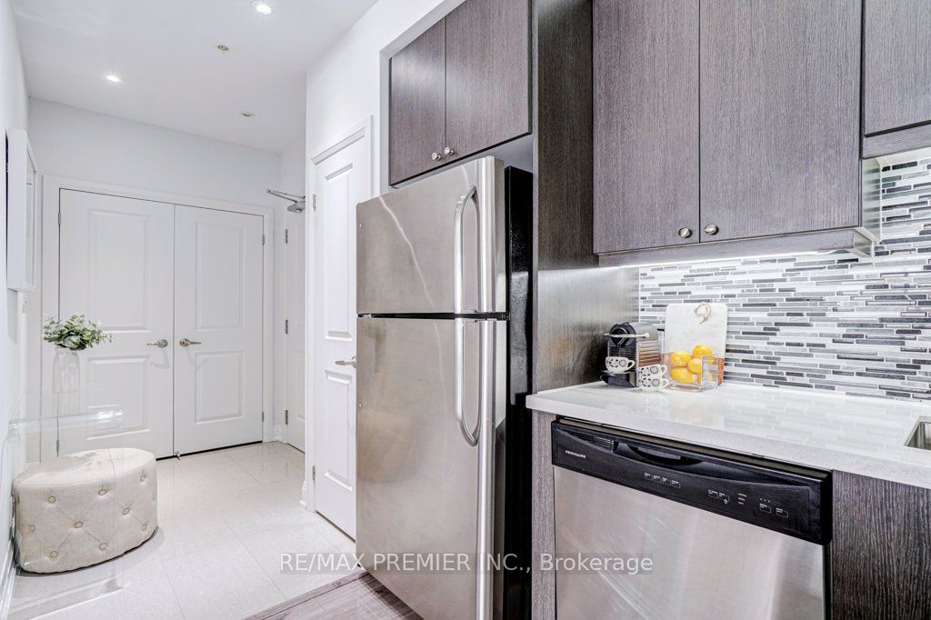 #1004 - 12 Woodstream Boulevard, Vaughan, ON L4L 8C3