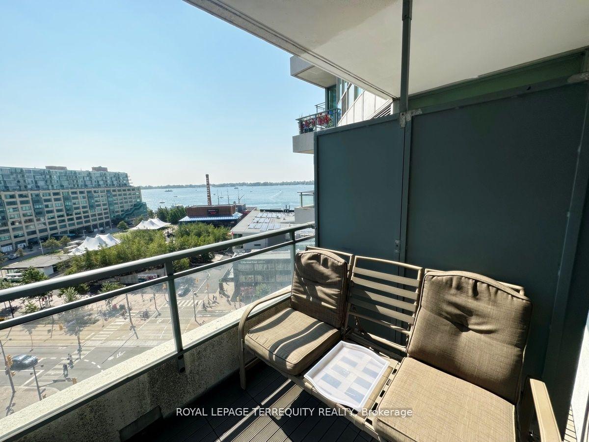 2 Bedrooms Condo at 228 Queens,  Toronto For sale